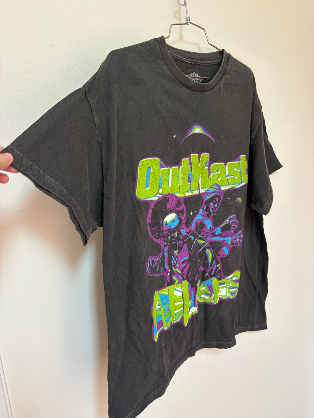 NWOT Urban Outfitters Outkast Tracklist Graphic Tee Size Large - Picture 6 of 12